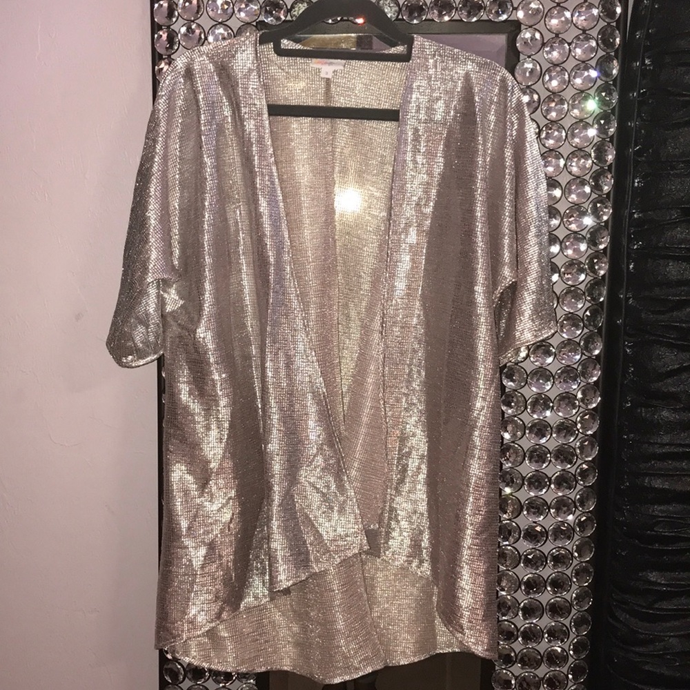 LuLaRoe SILVER & RED Bianka. Size 3